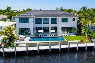 2648 NE 24th St, Lighthouse Point: photo 1 of 3