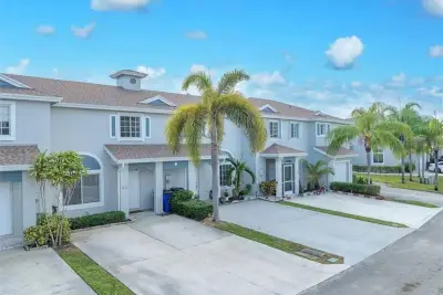 4734 SW 13th Pl, Deerfield Beach: photo 1 of 30
