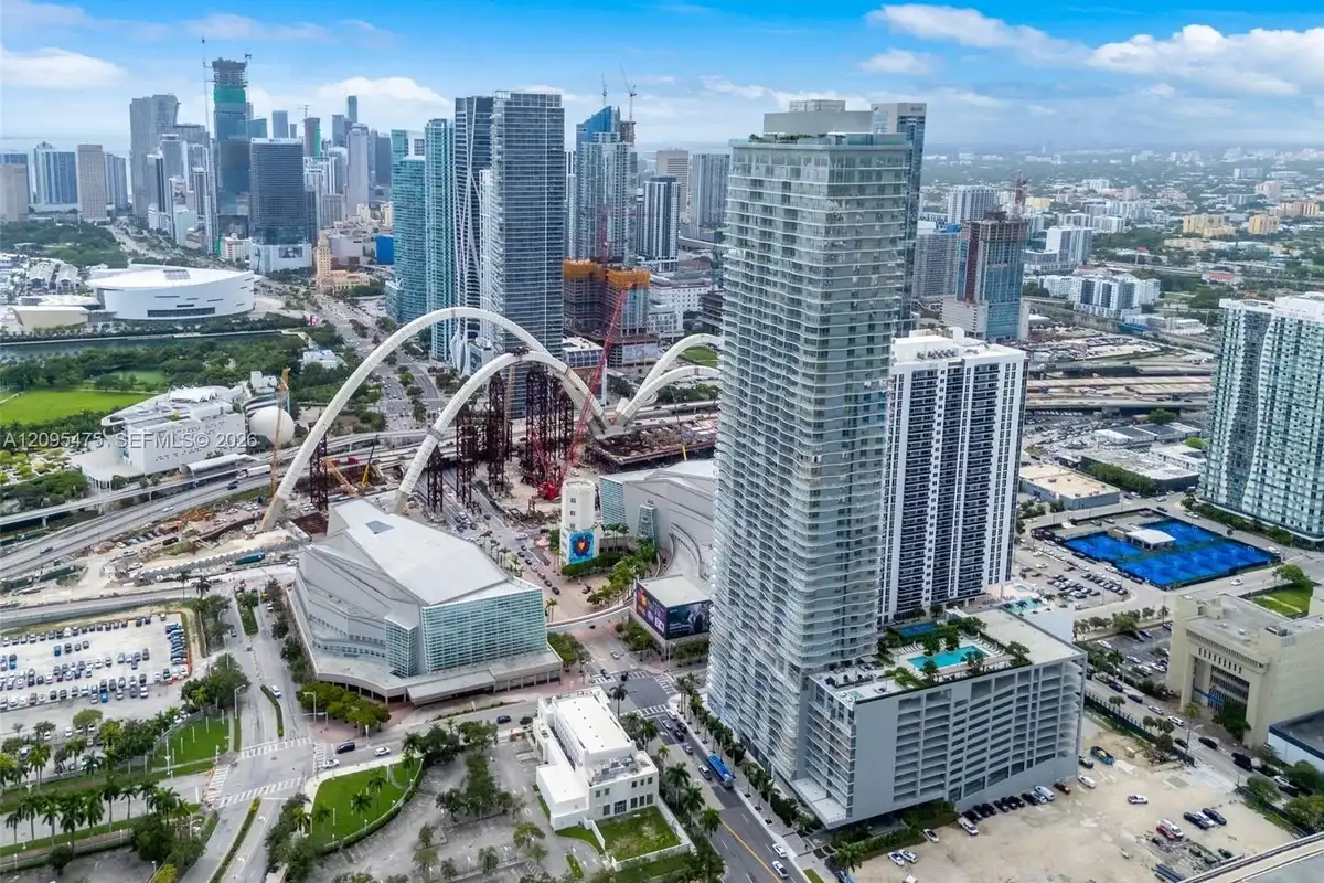 1400 Biscayne Blvd #4105, Miami: photo 1 of 64