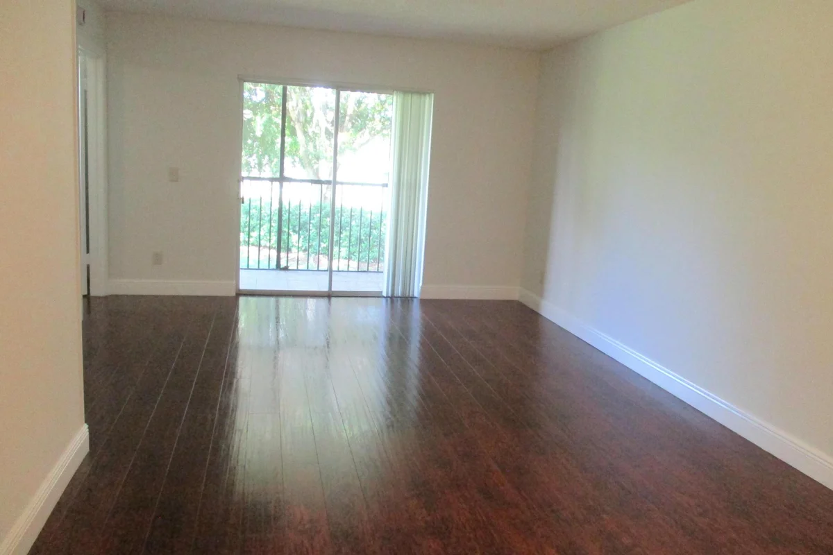 835 NW 103rd Ter, Pembroke Pines: photo 1 of 16