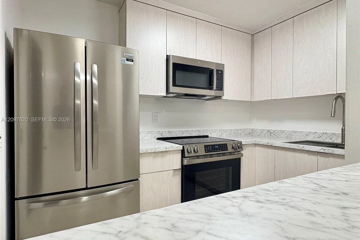 7711 SW 56th St #208A, Miami: photo 1 of 35