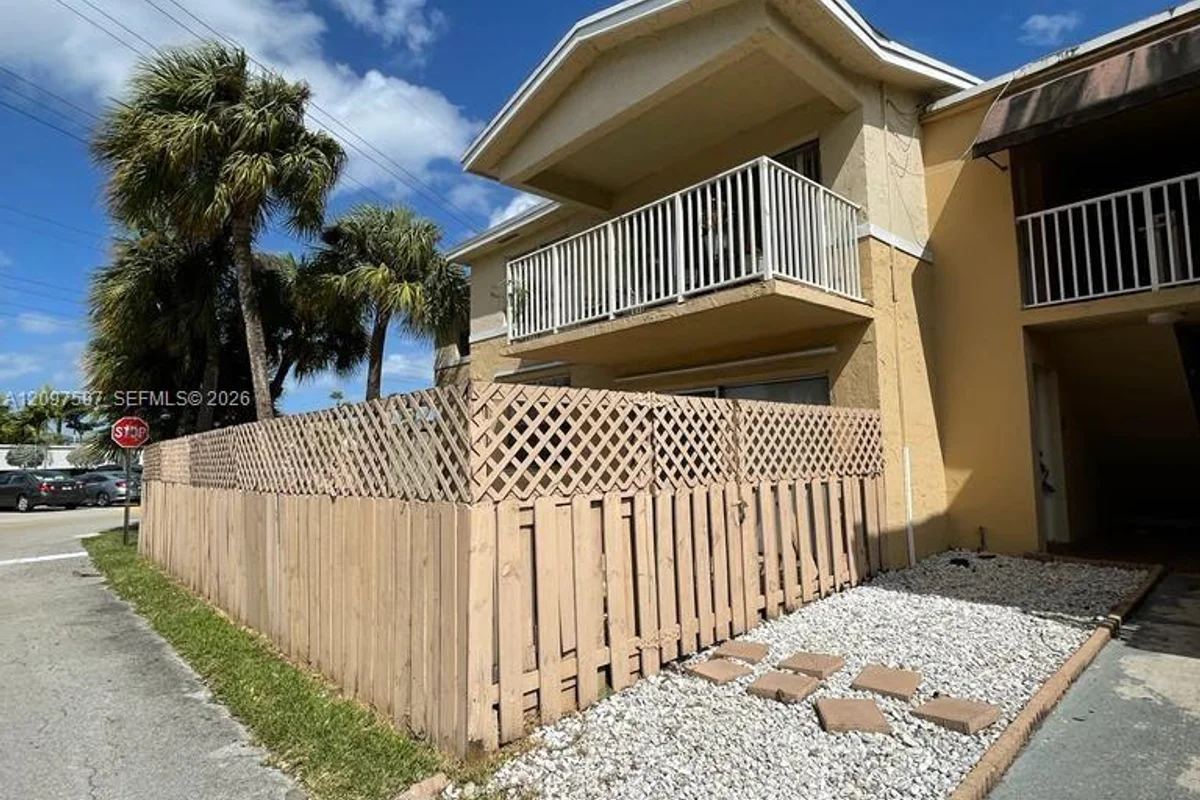4160 NW 79th Ave #1F, Doral: photo 1 of 32