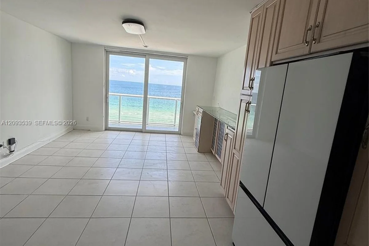 19201 Collins Ave #711, Sunny Isles Beach: photo 1 of 13