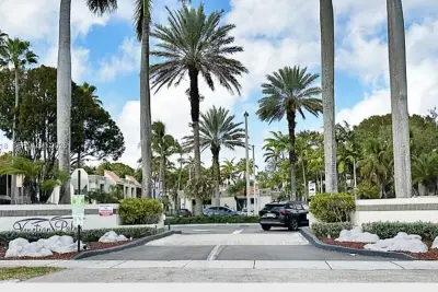 7929 SW 104th St #210E, Miami: photo 1 of 12