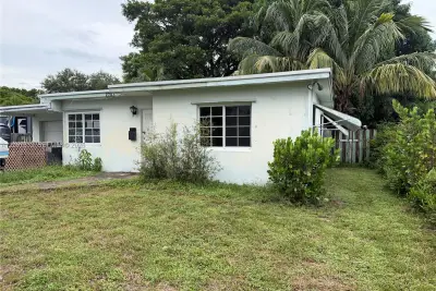 2703 Hayes St, Hollywood: photo 1 of 11