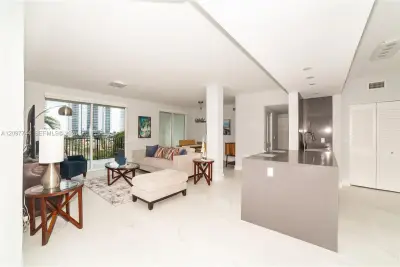 17145 N Bay Rd #4607, Sunny Isles Beach: photo 1 of 81