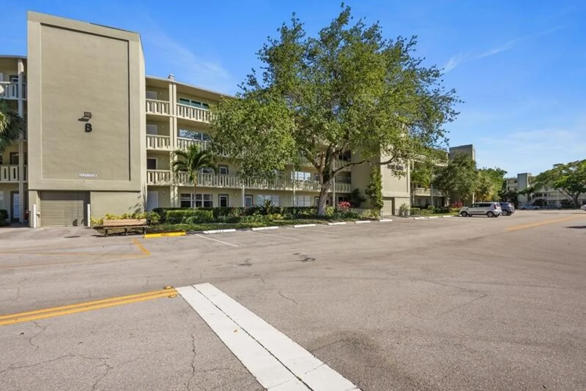 4028 Berkshire B, Deerfield Beach: photo 1 of 29
