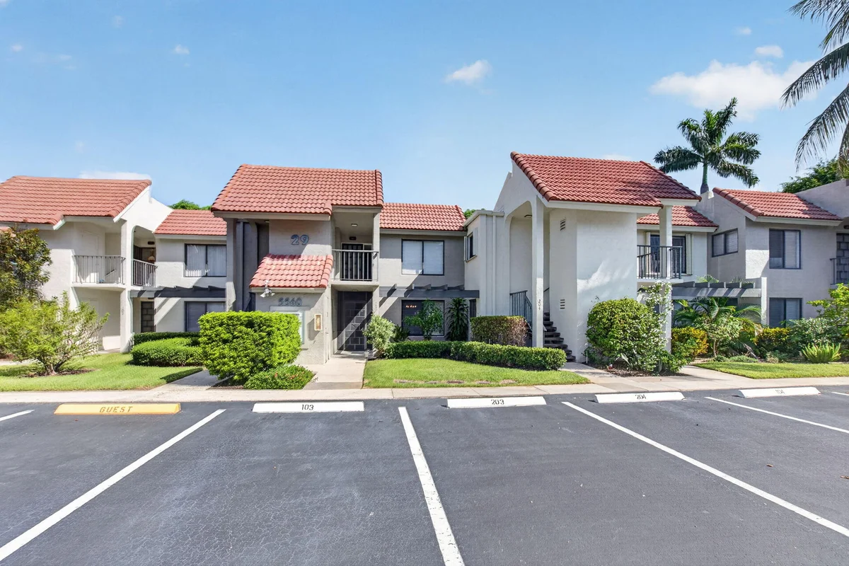 5560 Fairway Park Dr #103, Boynton Beach: photo 1 of 51