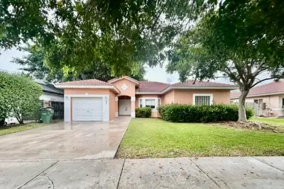 707 SE 14th Ave, Homestead: photo 1 of 30