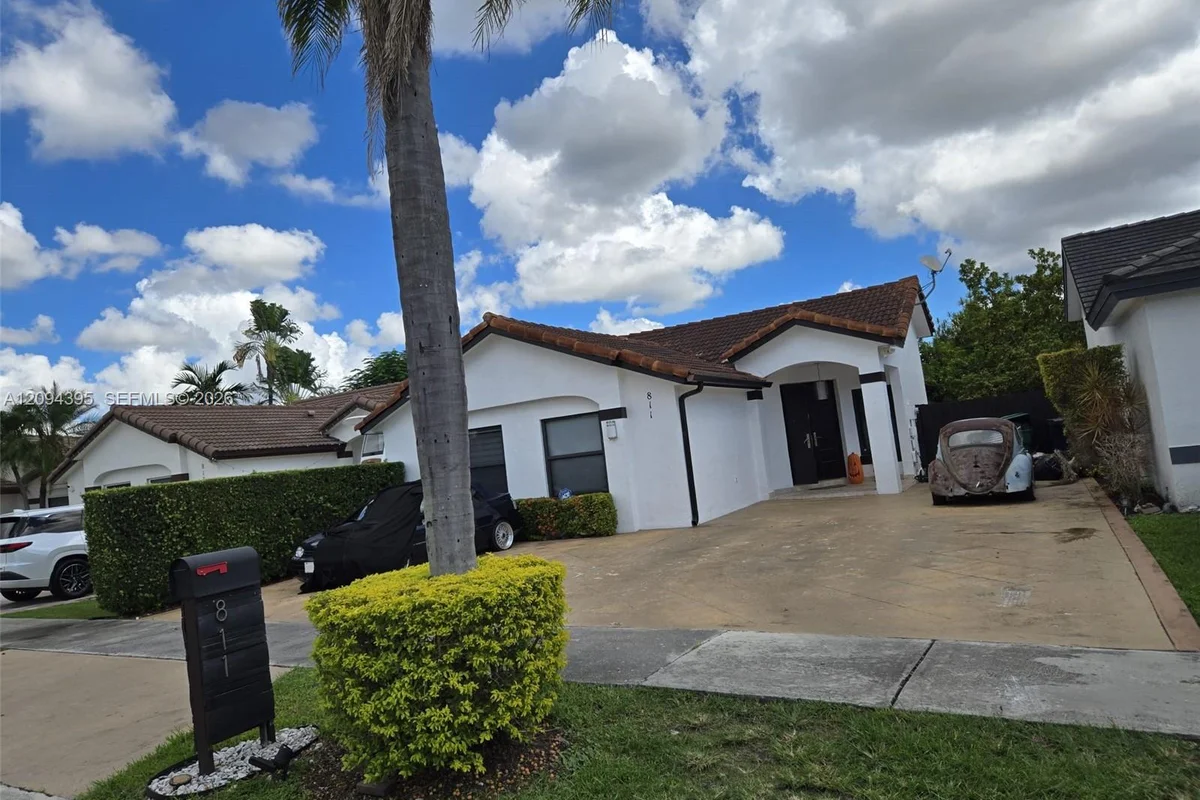 811 NW 133rd Ct, Miami: photo 1 of 14