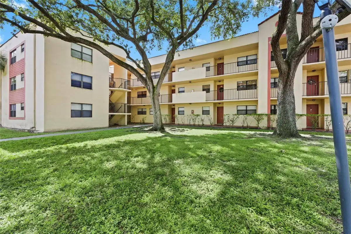 3199 Foxcroft Rd #304, Miramar: photo 1 of 23