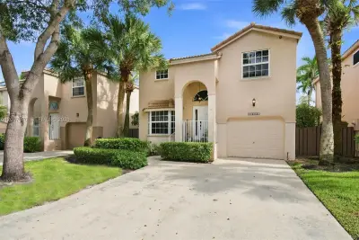10830 NW 12th Pl, Plantation: photo 1 of 48
