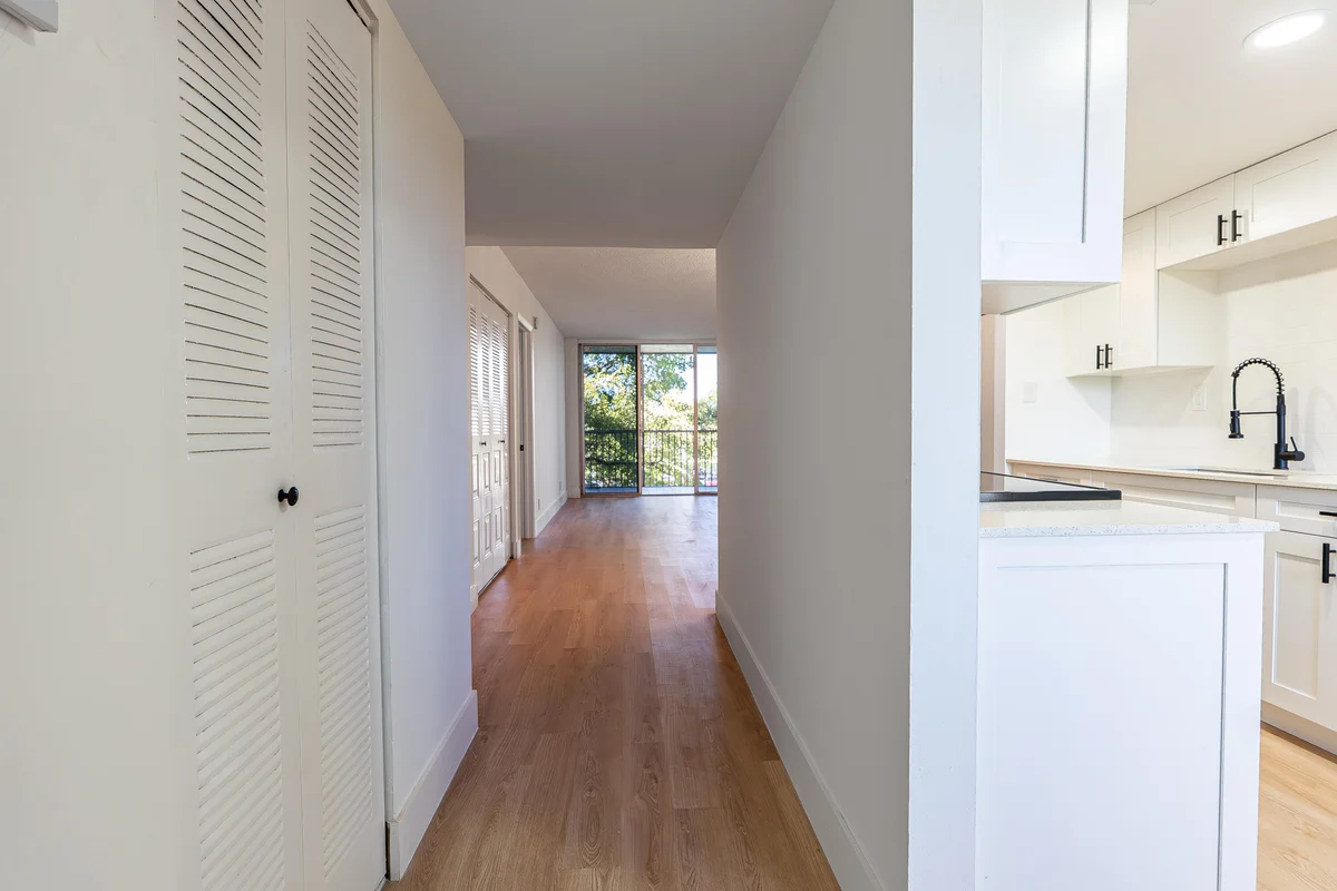 3121 NW 47th Ter, Lauderdale Lakes: photo 1 of 8