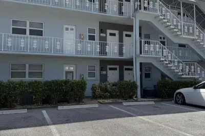 120 Lehane Ter #105, North Palm Beach: photo 1 of 21