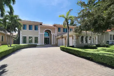 7512 SW 187th St, Cutler Bay: photo 1 of 40