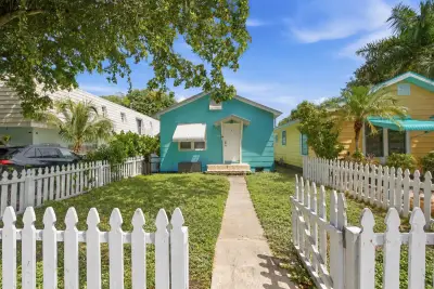 410 S L St, Lake Worth Beach: photo 1 of 20