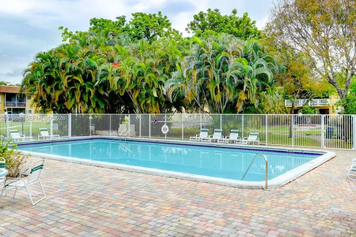 5160 SW 40th Ave #26D, Dania Beach: photo 1 of 20