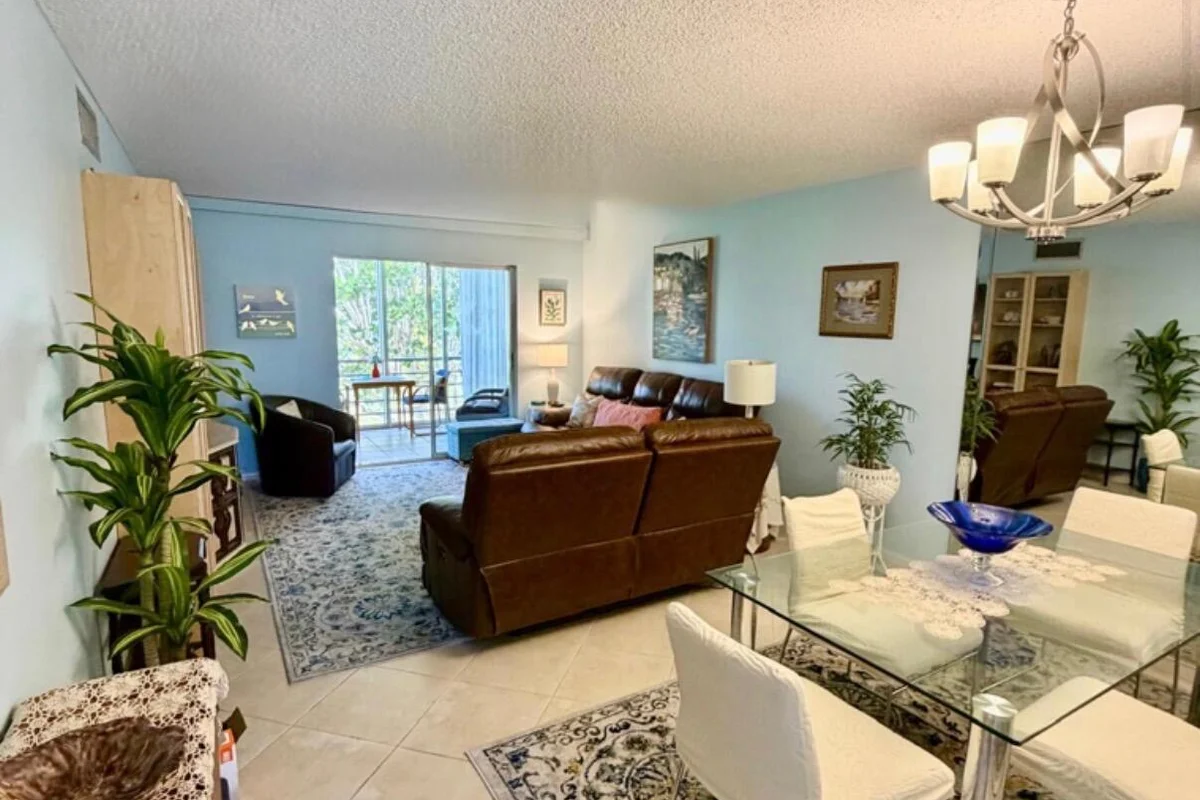 300 NE 26th Ave #2010, Boynton Beach: photo 1 of 15