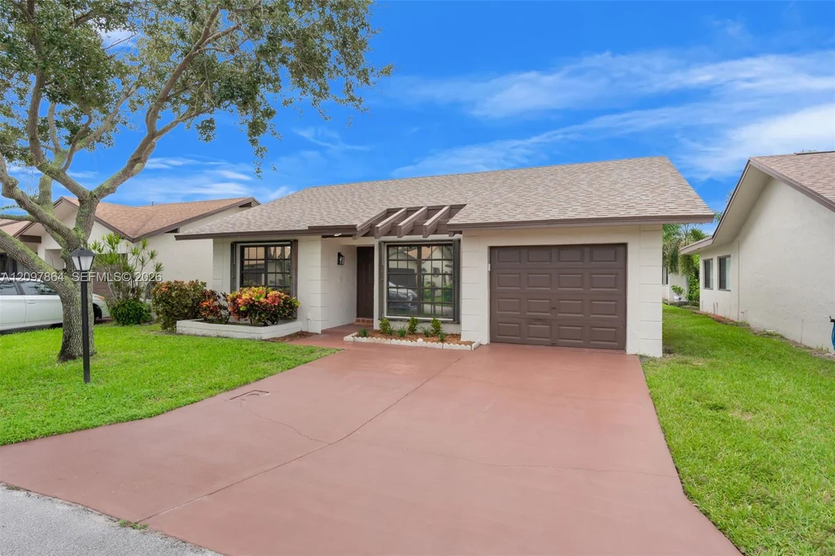 1563 SW 22nd Ter, Deerfield Beach: photo 1 of 45