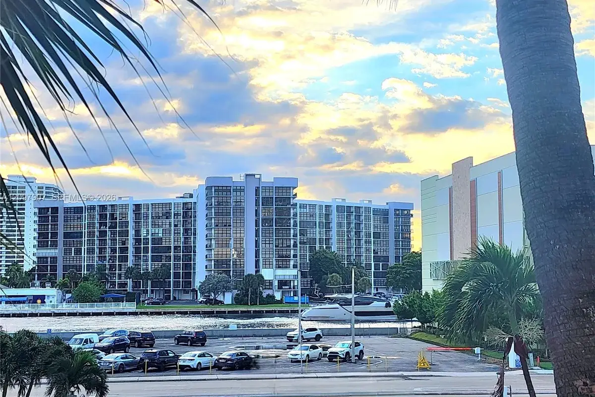 3505 S Ocean Dr #204, Hollywood: photo 1 of 35