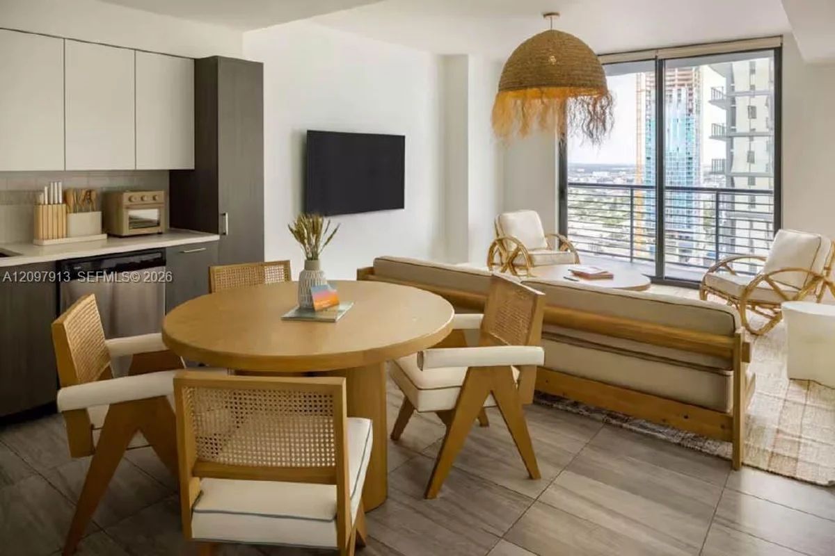 Condo in Miami: photo 1 of 1