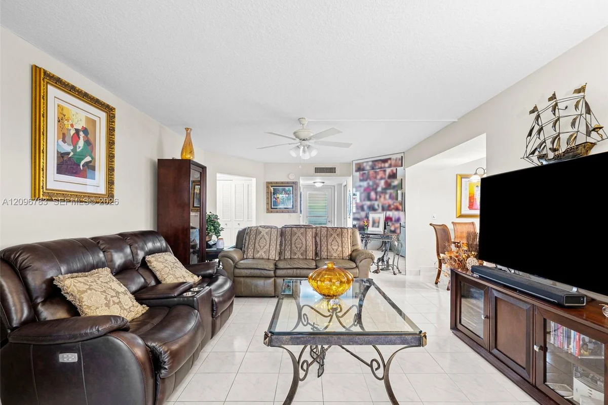 3661 Via Poinciana #401, Lake Worth: photo 1 of 59