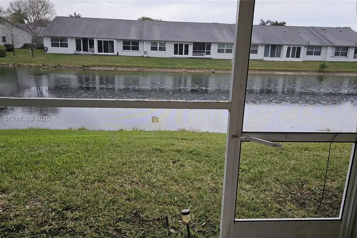 5931 Glasgow Way, Tamarac: photo 1 of 22