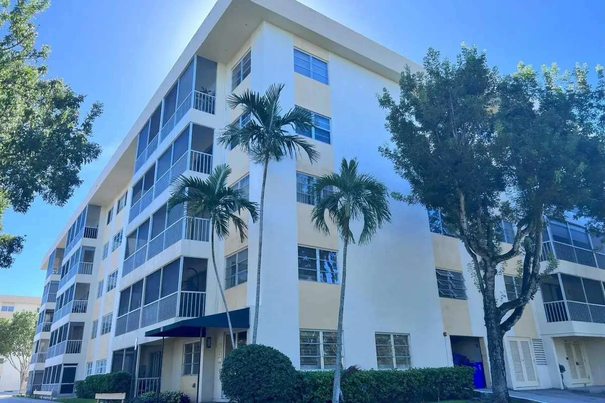 50 SW 3rd Ave #2080, Boca Raton: photo 1 of 14
