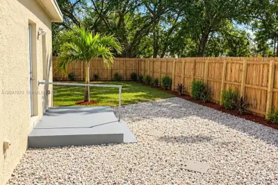 632 NW 14th Ter, Fort Lauderdale: photo 1 of 15