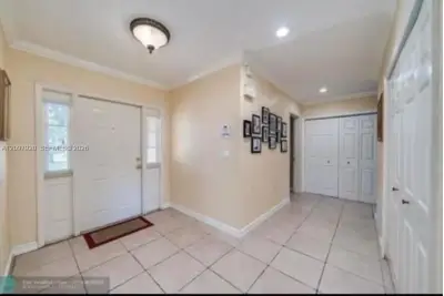 720 SW 64th Way, Pembroke Pines: photo 1 of 3