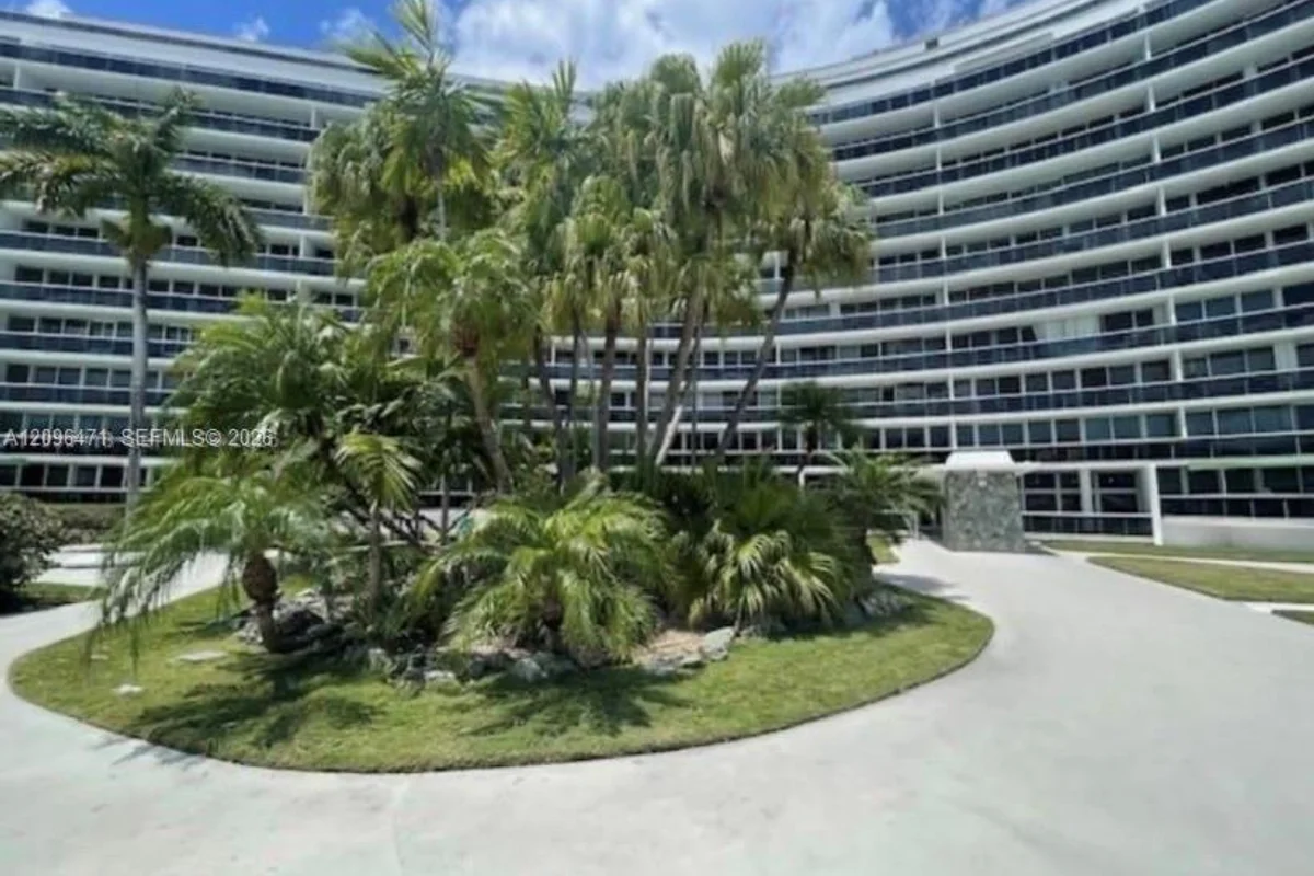 900 Bay Dr #311, Miami Beach: photo 1 of 40