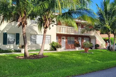 5240 NE 14th Way #4, Fort Lauderdale: photo 1 of 14