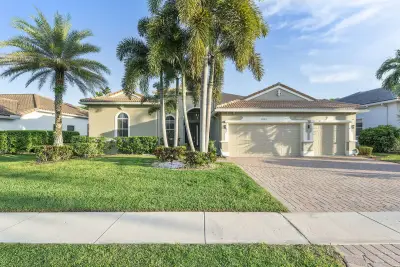6929 Finamore Cir, Lake Worth: photo 1 of 38