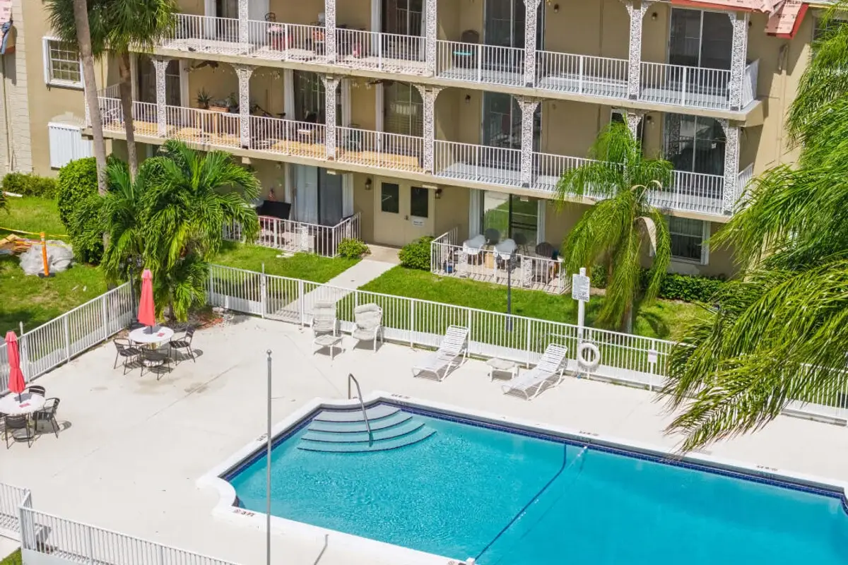495 SE 8th St #242, Deerfield Beach: photo 1 of 23