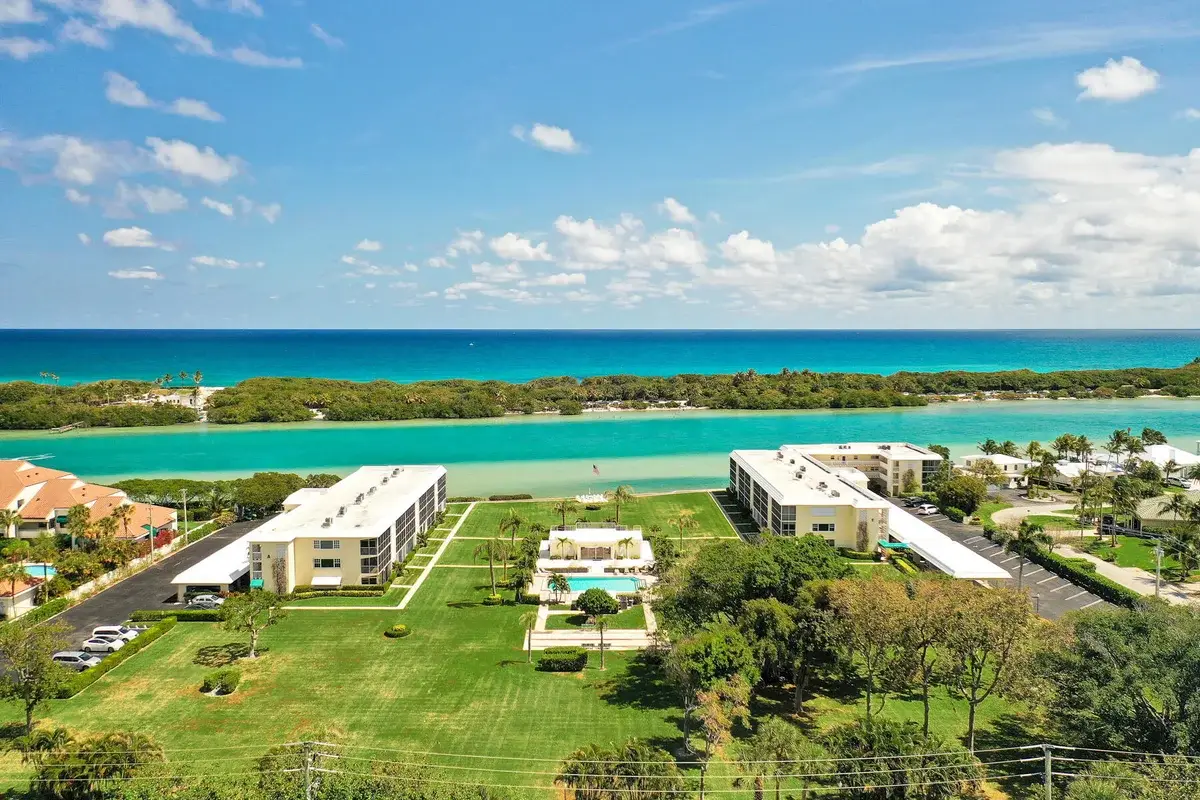 100 Waterway Rd, Jupiter: photo 1 of 52