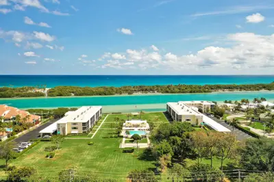 100 Waterway Rd, Jupiter: photo 1 of 52