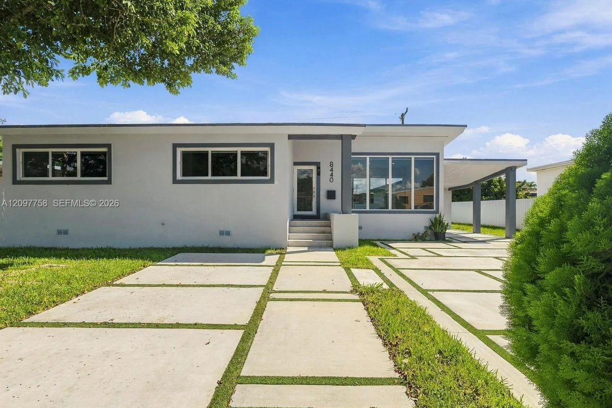 8440 SW 34th Ter, Miami: photo 1 of 86