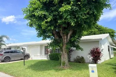 1304 SW 15th St, Boynton Beach: photo 1 of 31