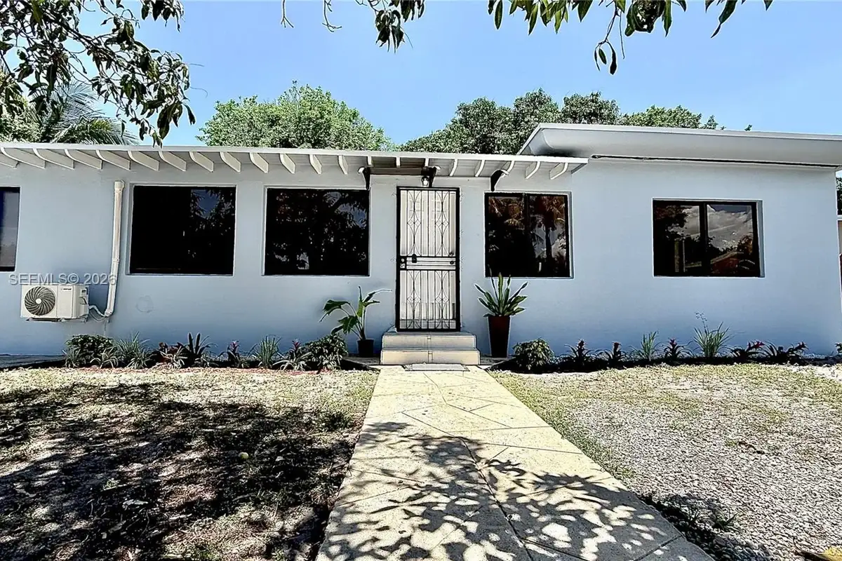 1352 NW 112th Ter #2, Miami: photo 1 of 5