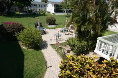 202 Andover H, West Palm Beach: photo 1 of 11