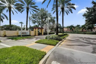 1210 Santa Catalina Ln, North Lauderdale: photo 1 of 34