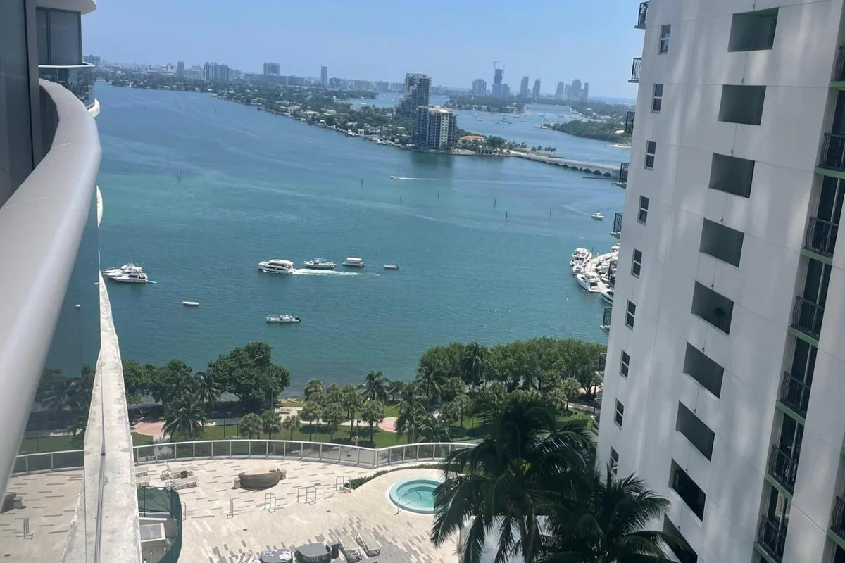 488 NE 18th St #2106, Miami: photo 1 of 20