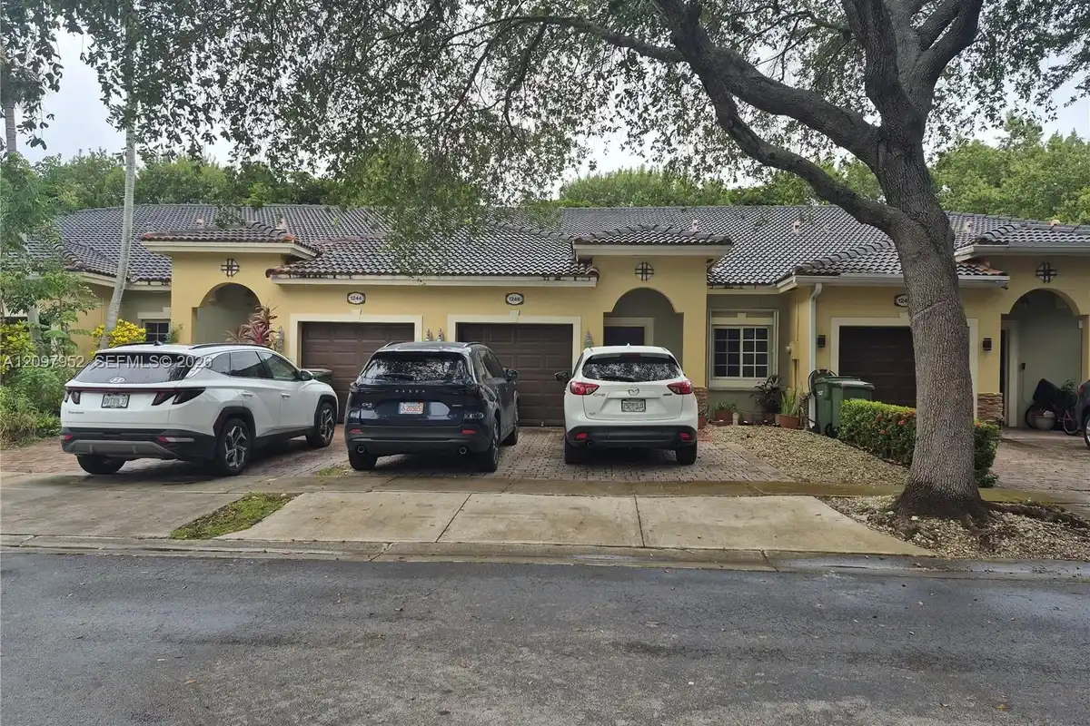 1246 NE 32nd Ave, Homestead: photo 1 of 21