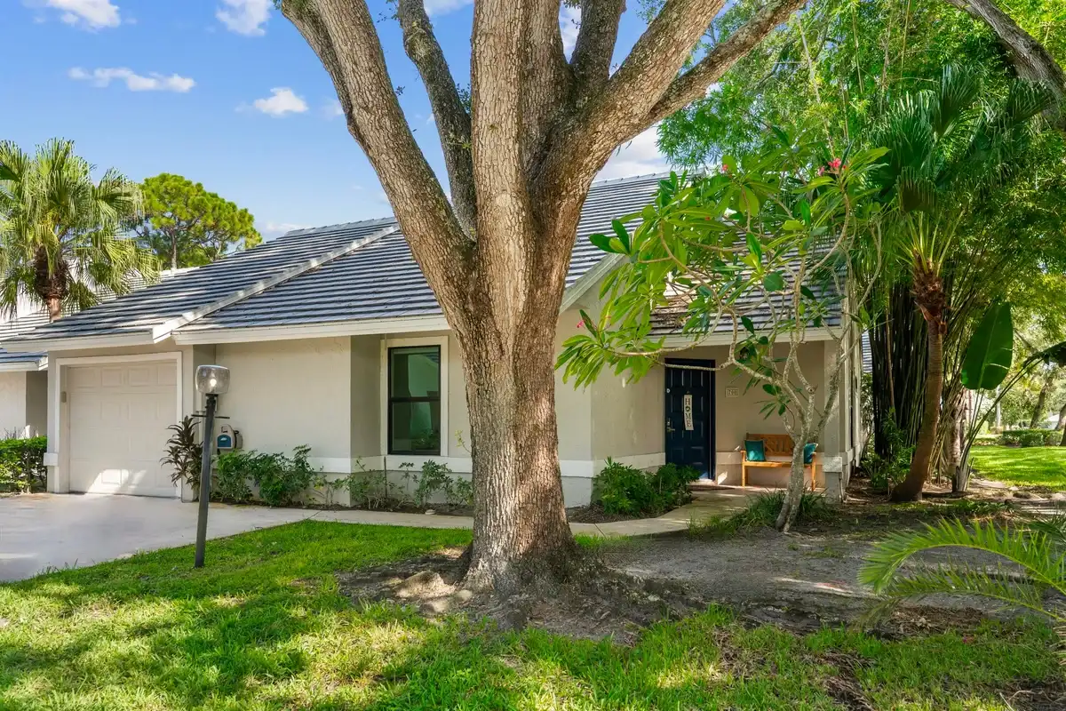 700 Bannock Ct, Palm Beach Gardens: photo 1 of 35