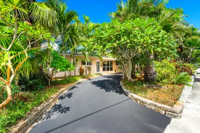 3697 NE 16th Ave, Oakland Park: photo 1 of 66