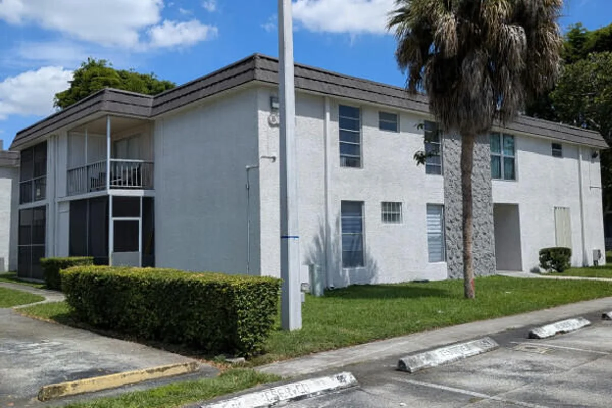 10361 N Kendall Dr #B8, Miami: photo 1 of 24
