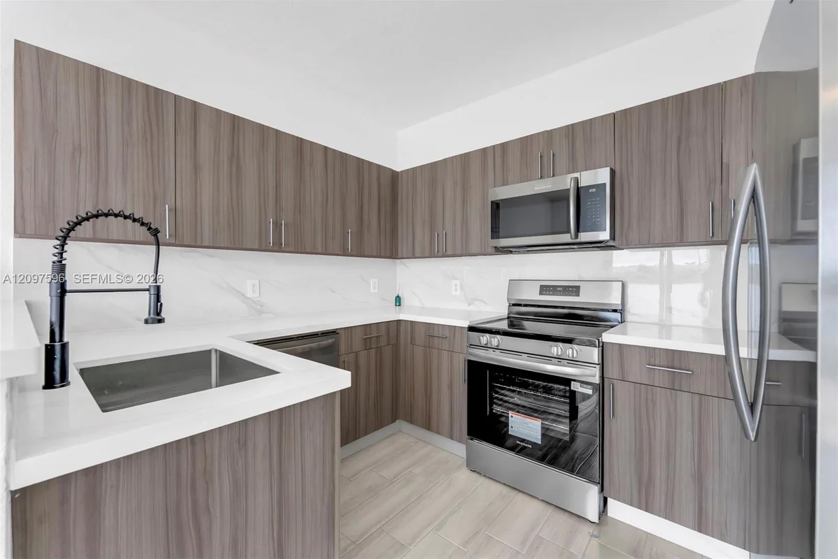 3907 SW 155th Ave #315, Miramar: photo 1 of 32