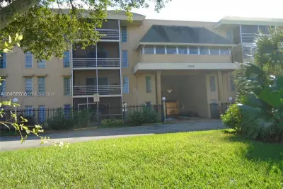 4848 NW 24th Ct #429, Lauderdale Lakes: photo 1 of 17