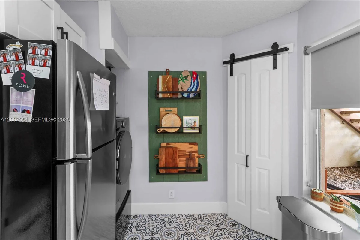 13900 SW 90th Ter, Miami: photo 1 of 28