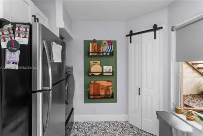 13900 SW 90th Ter, Miami: photo 1 of 28